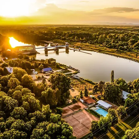 Tisza Garden Park Vip Haz Villa